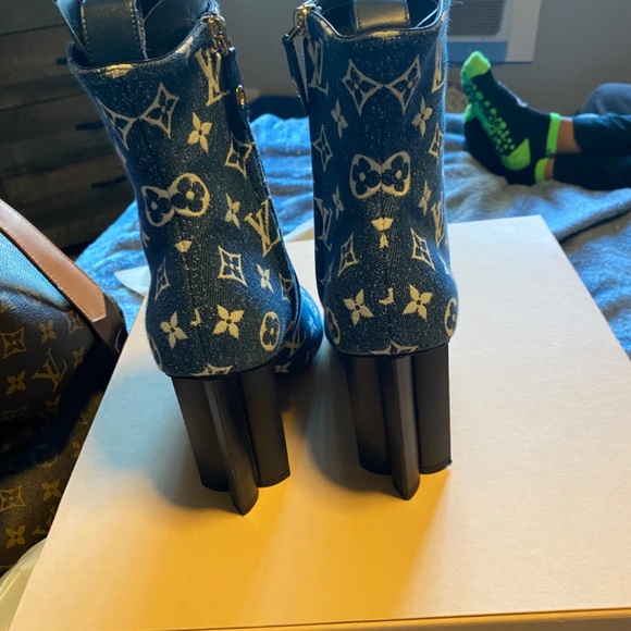 Louis Vuitton Boots - Picture 2 of 3